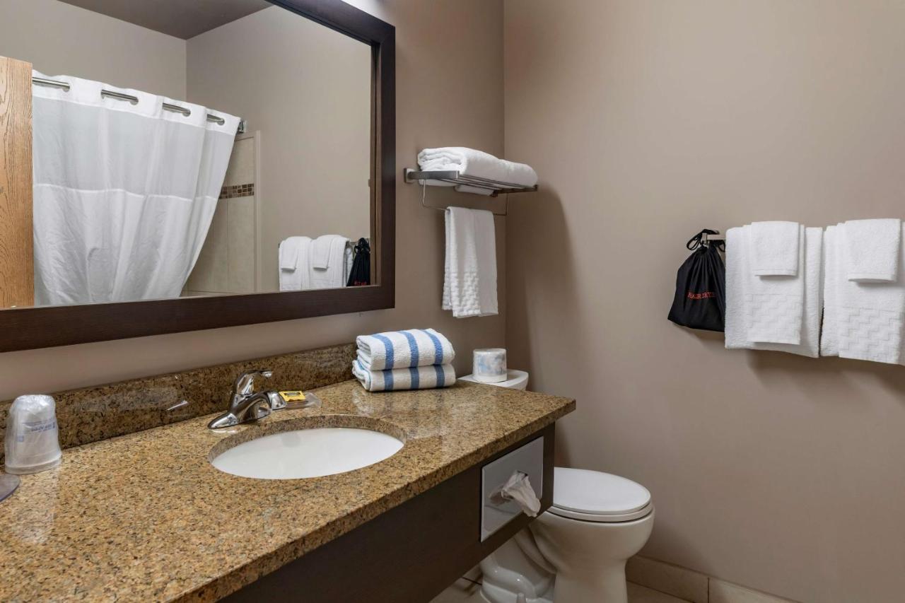 Best Western Plus Bridgewater Hotel & Convention Centre Екстериор снимка