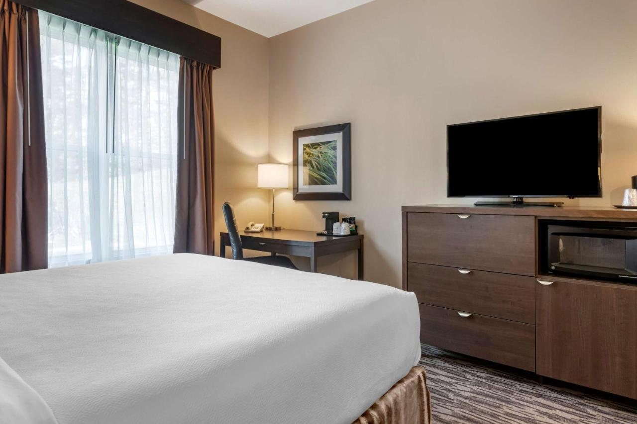 Best Western Plus Bridgewater Hotel & Convention Centre Екстериор снимка