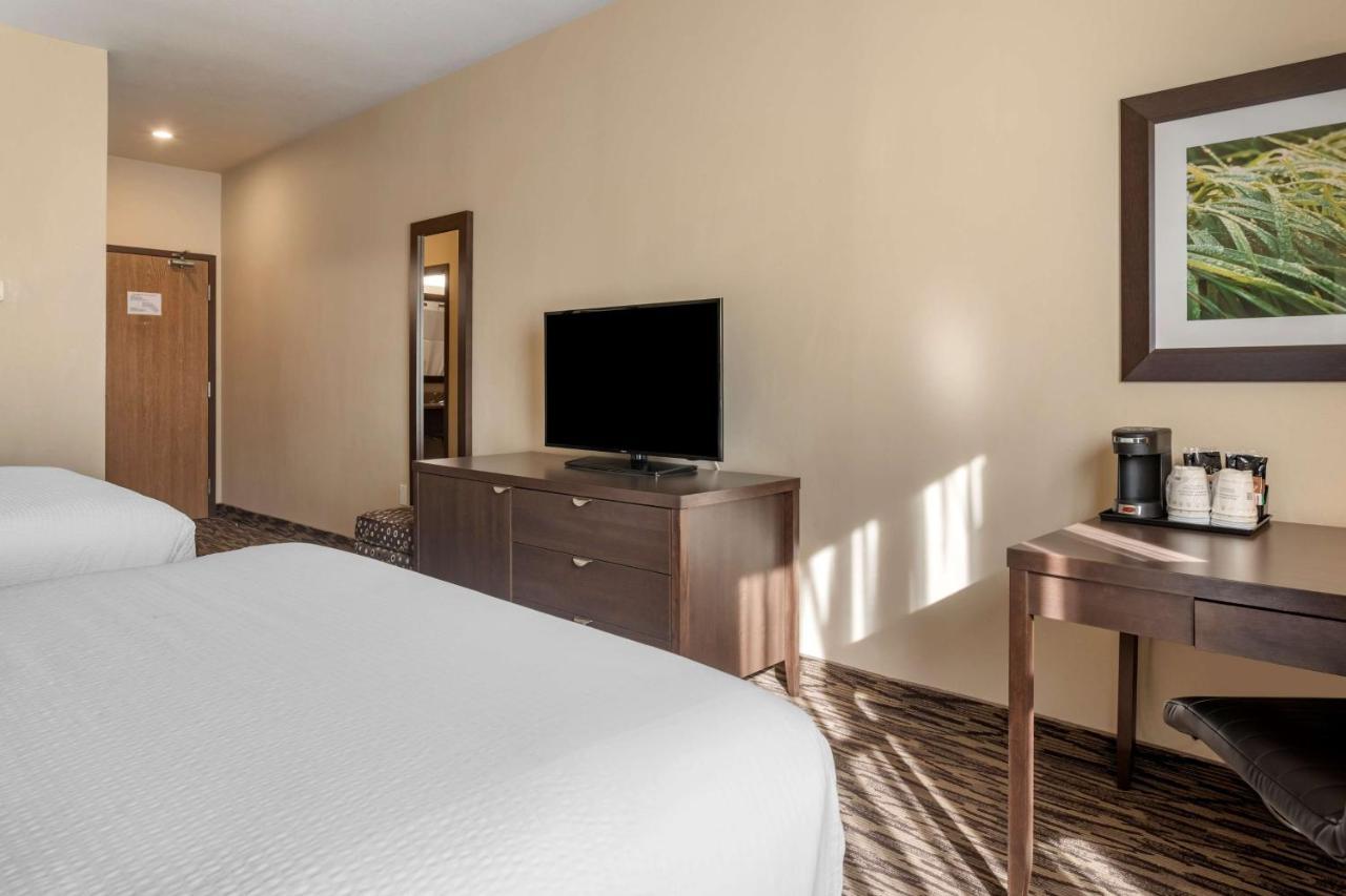 Best Western Plus Bridgewater Hotel & Convention Centre Екстериор снимка
